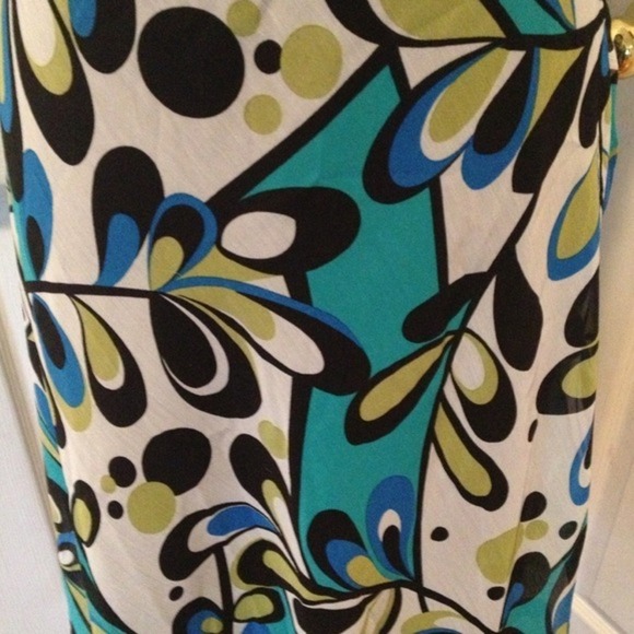 Asymmetrical hemmed crossover bodice sundress - Picture 3 of 4